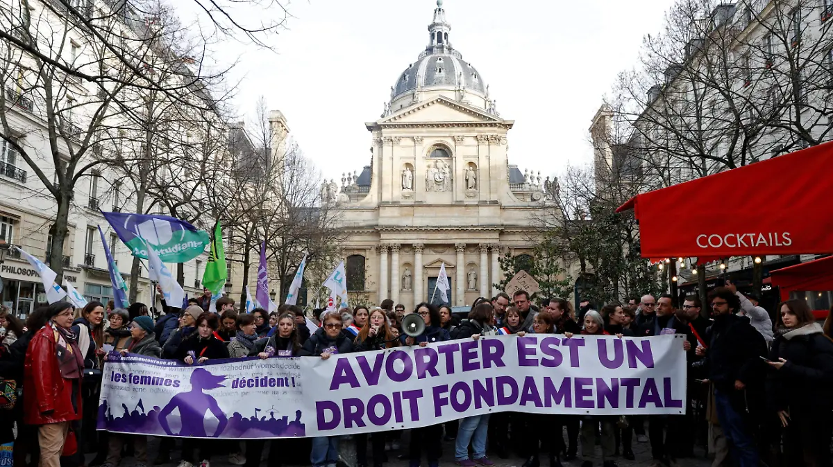 2025-12-17T010342Z_1451494784_RC2UB6A1YRXZ_RTRMADP_3_EU-ABORTION
