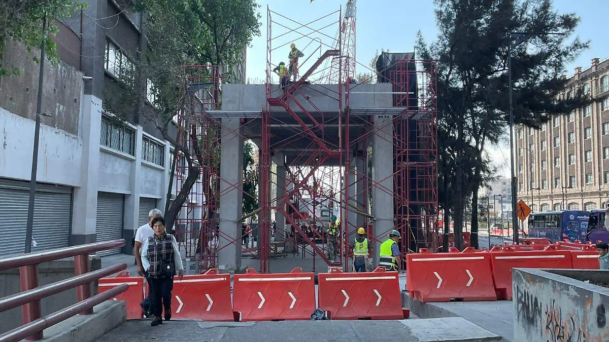 CALZADA FLOTANTE TLALPAN dana estrada (2)