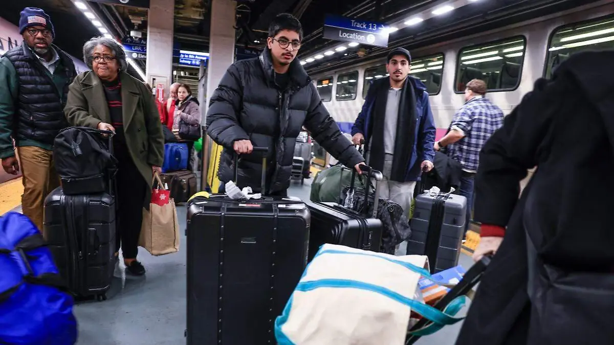 AFP__20251223__88XU82R__v2__MidRes__UsTravelHoliday