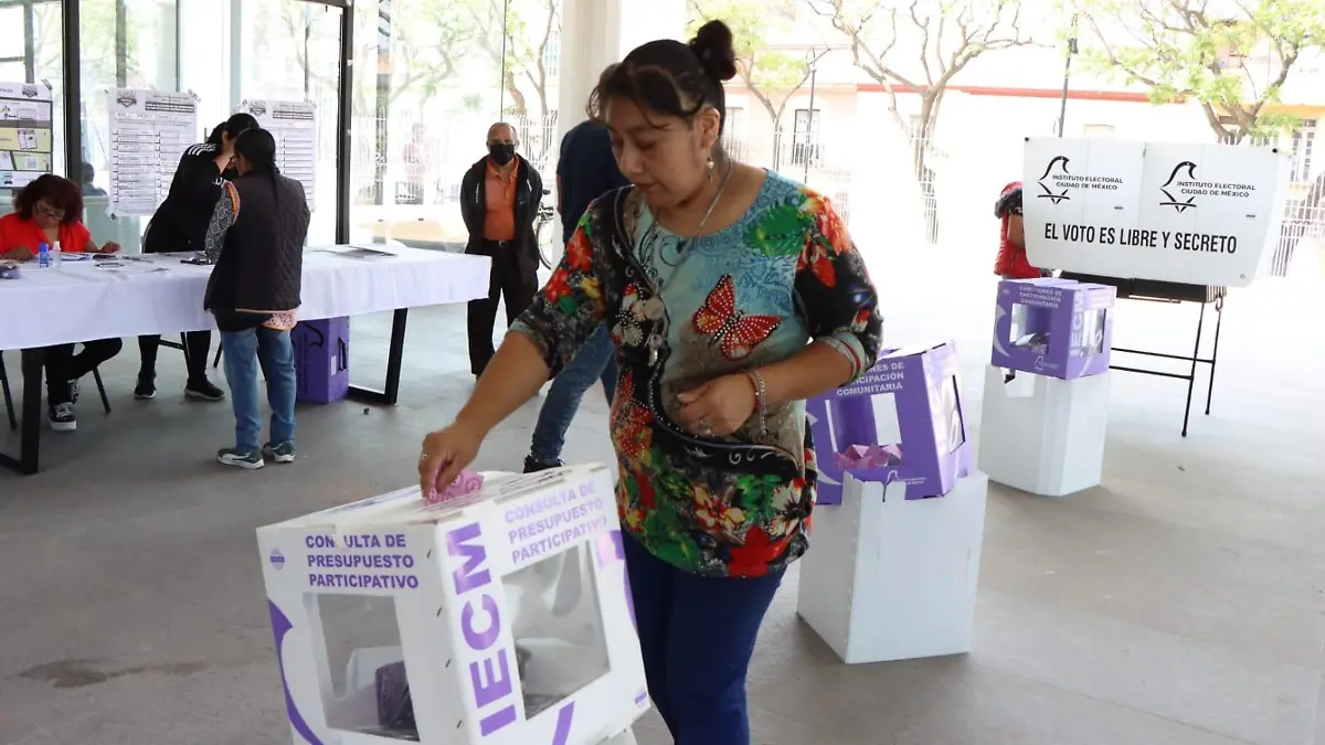 Consulta de Presupuesto Participativo.  Casilla CENTRO SOCIAL Y DEPORTIVO 'GUELATAO'. FOTO LAURA LOVERA (8)