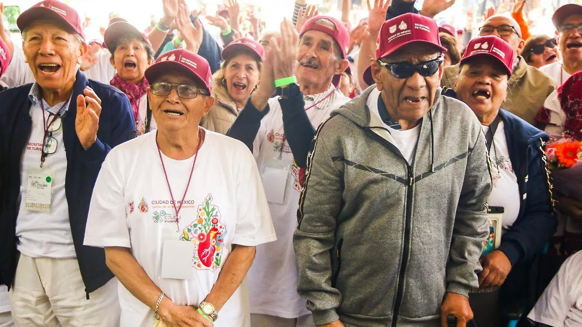 1033806_Adultos mayores viajan a Acapulco_web