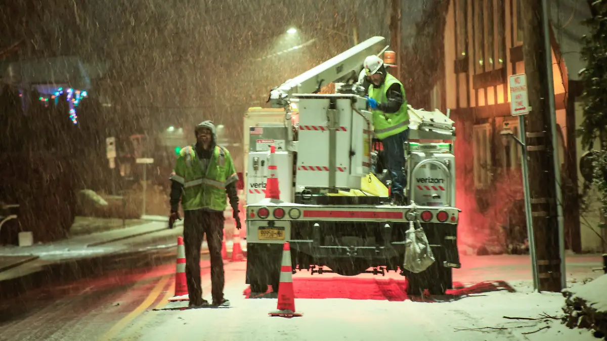 AFP__20251227__2252872146__v1__HighRes__WinterStormBringsHeavySnowToAreasOfNewYorkAn