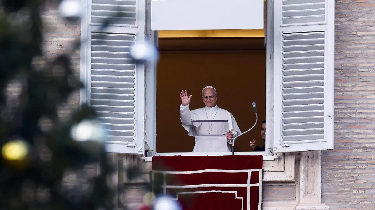 2025-12-26T110556Z_11797508_RC2BOIAVJ8OX_RTRMADP_3_POPE-ANGELUS