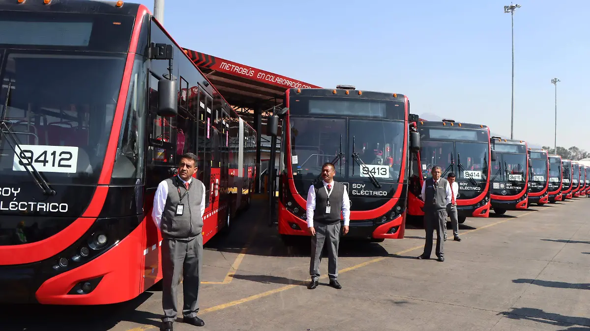 SHEINBAUM RECORRE LA INFRAESTRUCTURA ELECTRICA DE LA L-3 DEL METROBUS (19)