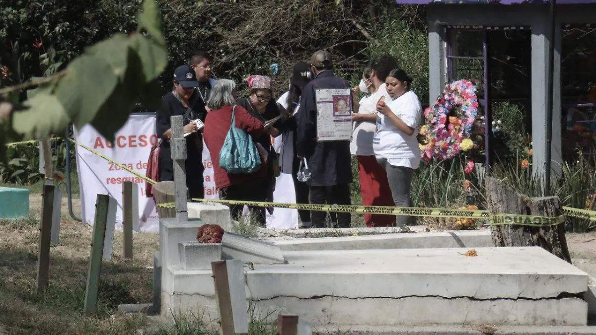 BUSCAN REPARAR DAÑO POR FAMILIARES EN FOSA COMUN ivonne rodriguez (2)