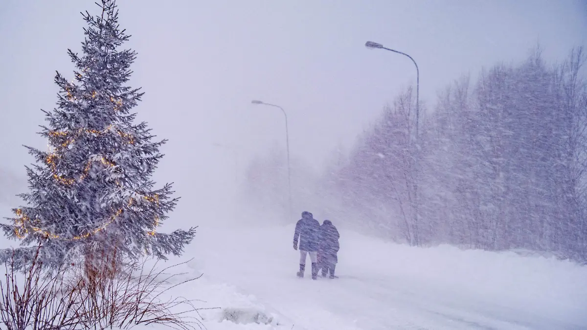 AFP__20251227__894J7GT__v2__HighRes__SwedenWeatherSnowStorm