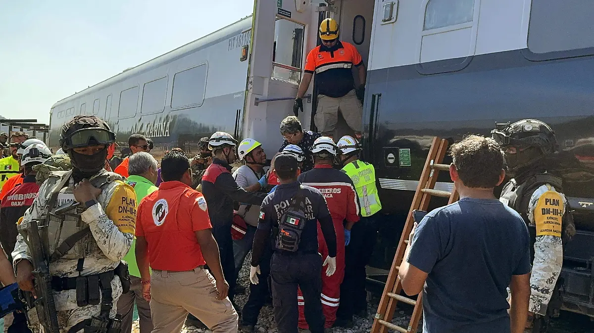 AFP__20251228__897D7CQ__v1__HighRes__MexicoTrainAccident