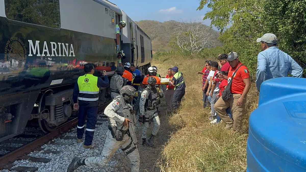 AFP__20251228__897D6WE__v1__HighRes__MexicoTrainAccident