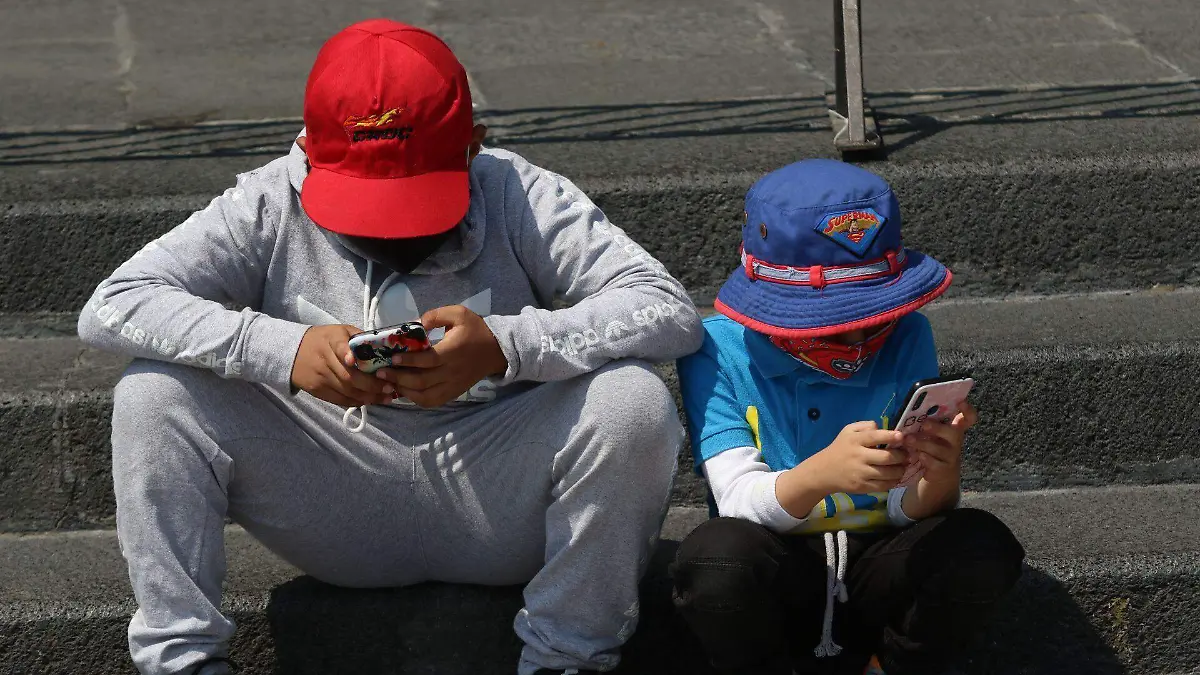 781842_Niños Uso Celular_web
