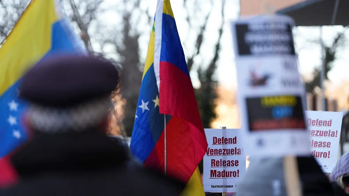 2026-01-03T161956Z_996158821_RC2RTIAMWNQ1_RTRMADP_3_USA-VENEZUELA-BRITAIN