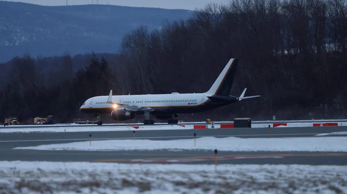 2026-01-03T214033Z_698243069_RC2XTIAKBUI6_RTRMADP_3_USA-VENEZUELA