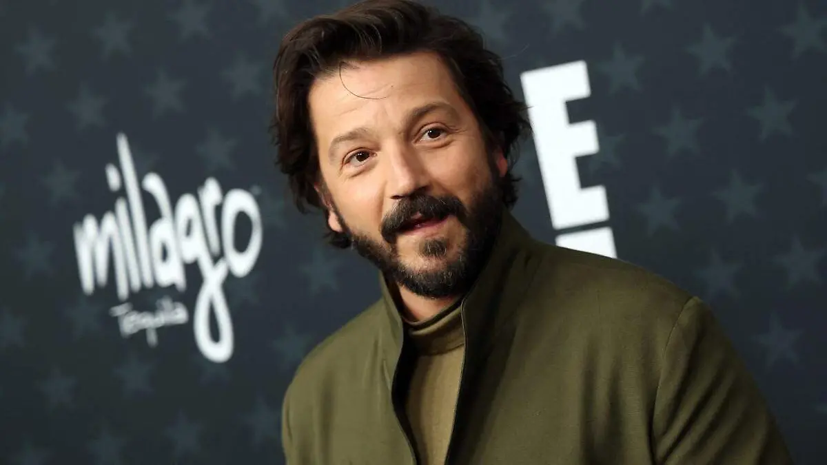 AFP__20260104__89LJ7C9__v1__MidRes__CriticsChoiceAwardsArrivals