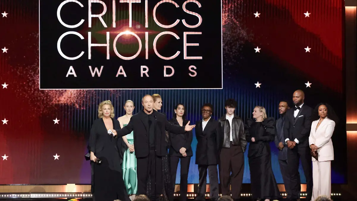 2026-01-05T041351Z_1495398209_RC2OUIAQEKF5_RTRMADP_3_AWARDS-CRITICS-CHOICE
