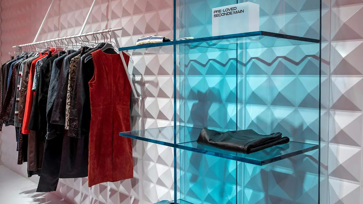 1ae34a17cb8deb2682777863ab9d7a7ef3ea965fw