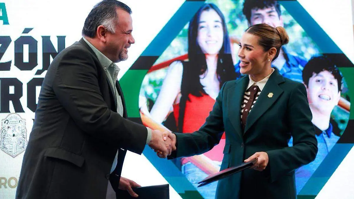 gobernadora Marina del Pilar y el rector Luis Palafox