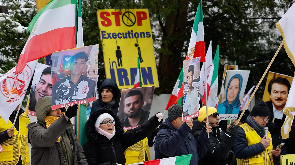 2026-01-03T124529Z_1253693610_RC2OTIATZXC7_RTRMADP_3_IRAN-ECONOMY-PROTESTS-GERMANY