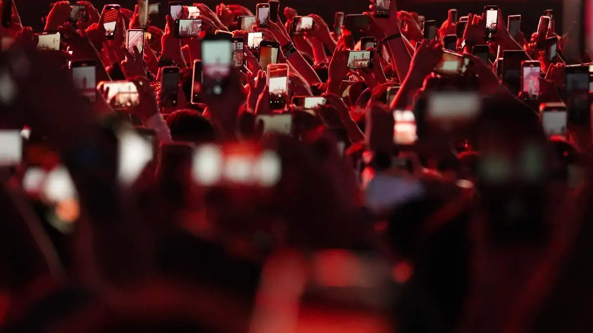 1023929_Mon Laferte_impreso