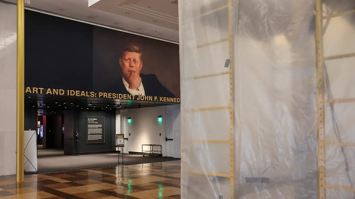 2025-12-29T171135Z_1901603261_RC2GQIARSVX1_RTRMADP_3_USA-TRUMP-KENNEDY-CENTER