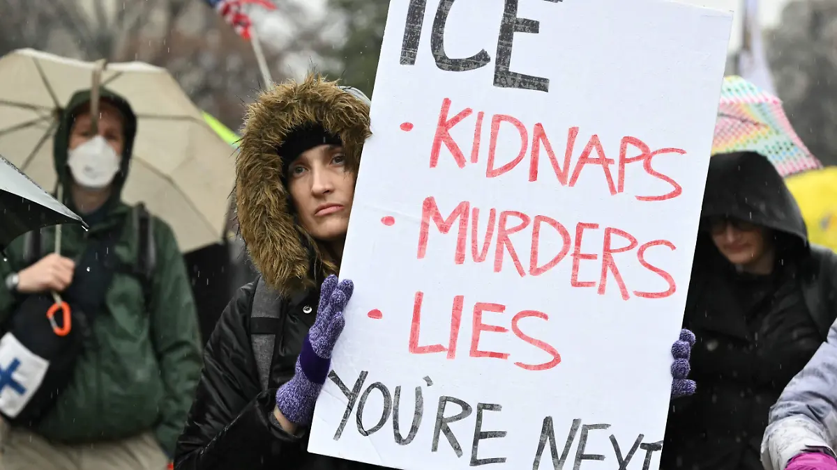 AFP__20260110__92AV4AV__v1__HighRes__UsImmigrationIceShooting