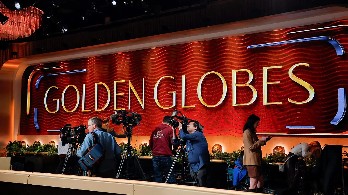 2026-01-08T183545Z_1949684673_RC25XIAIZVP1_RTRMADP_3_AWARDS-GOLDEN-GLOBES-RED-CARPET