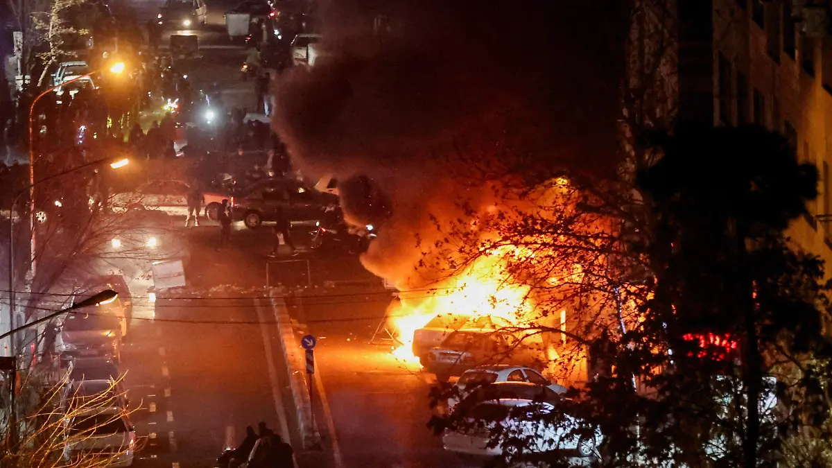 2026-01-12T170701Z_85624673_RC2AXIAN621K_RTRMADP_3_IRAN-ECONOMY-PROTESTS