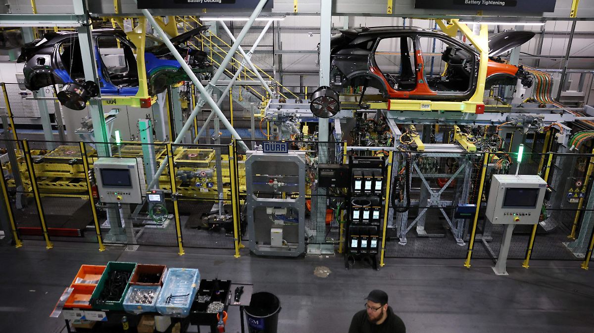 INDUSTRIA AUTOMOTRIZ MEXICANA EN PICADA