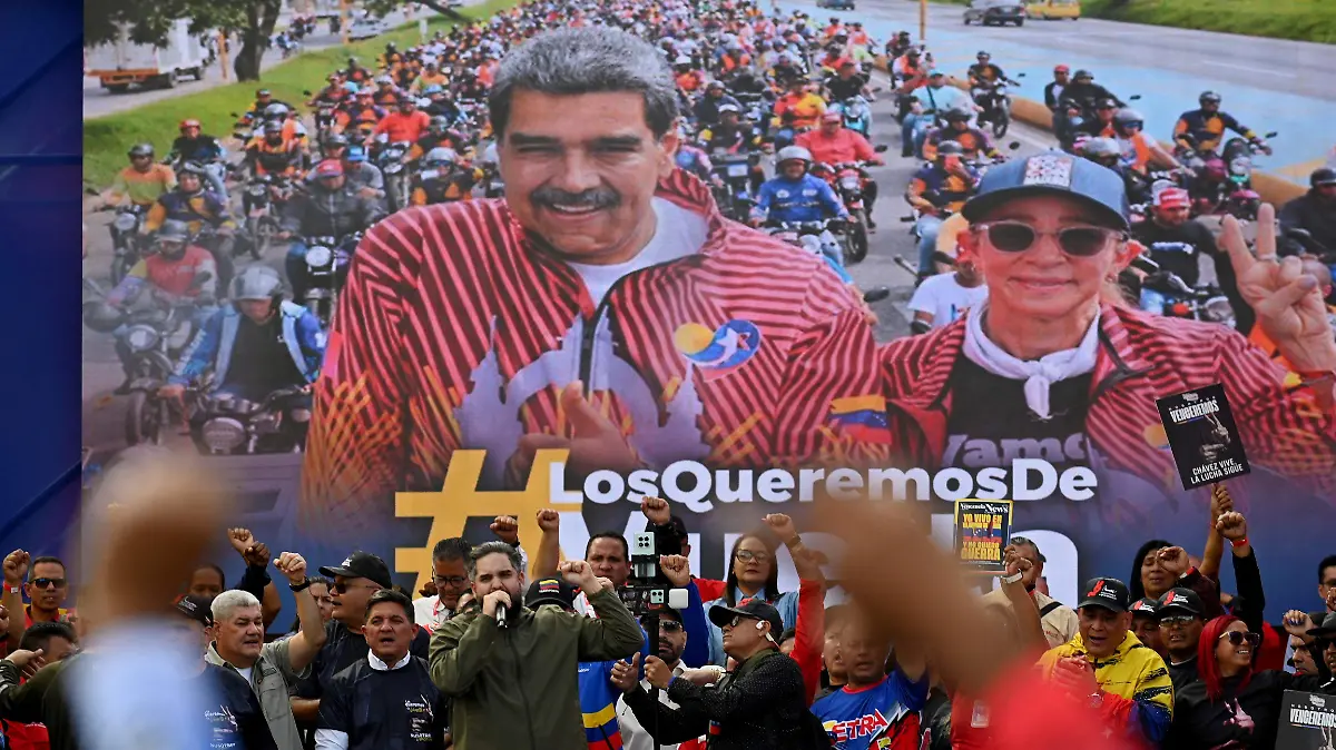 2026-01-13T214310Z_736895234_RC2J0JADCC4Z_RTRMADP_3_USA-VENEZUELA-CARACAS-CONVOY