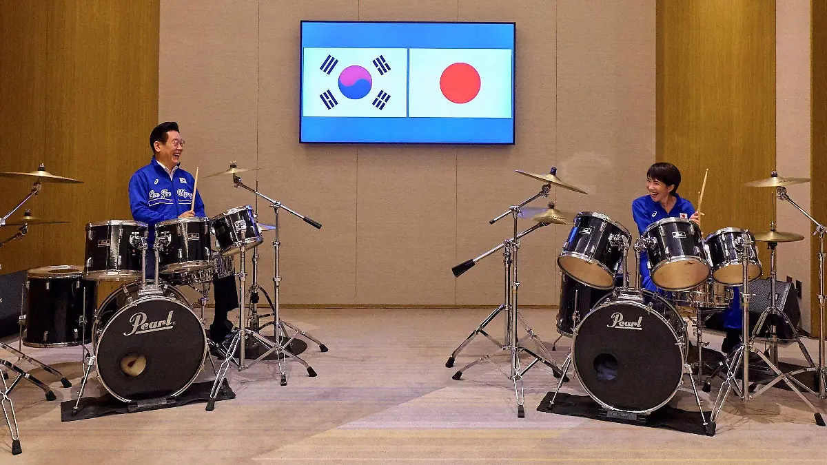 2026-01-14T022012Z_1447133746_RC2Q0JAQZRUS_RTRMADP_3_JAPAN-SOUTHKOREA-DRUMS