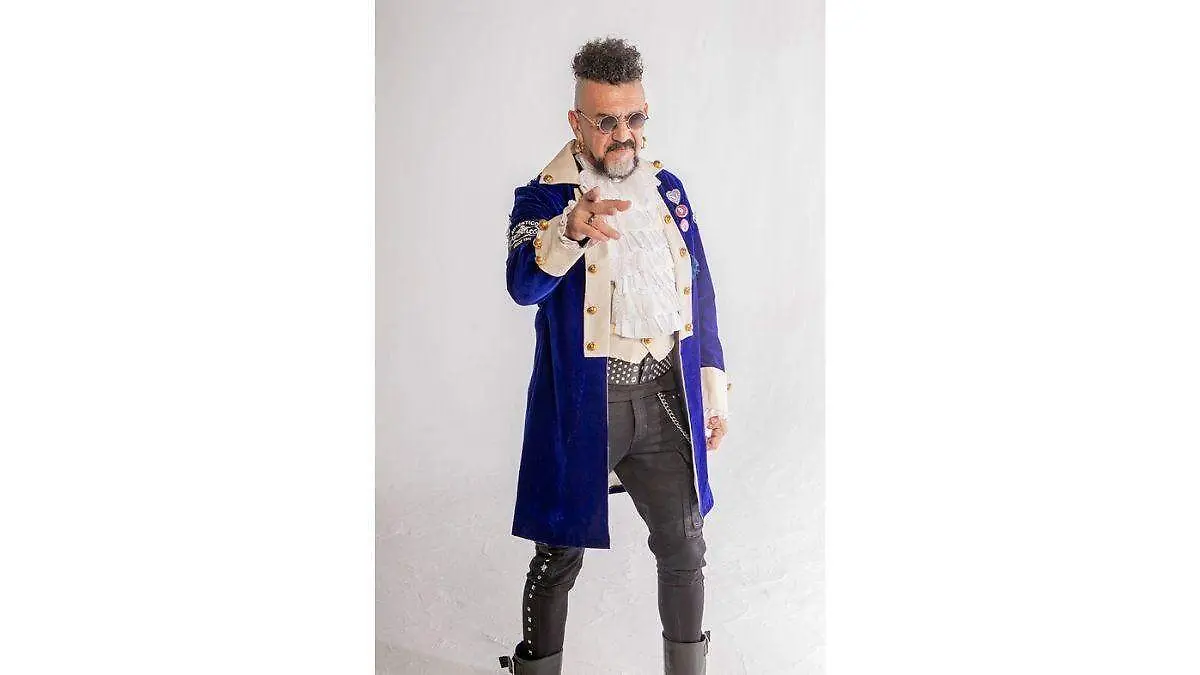 Sergio Arau se convierte en Lazlo de la Vega en "Tocata y Fuga"