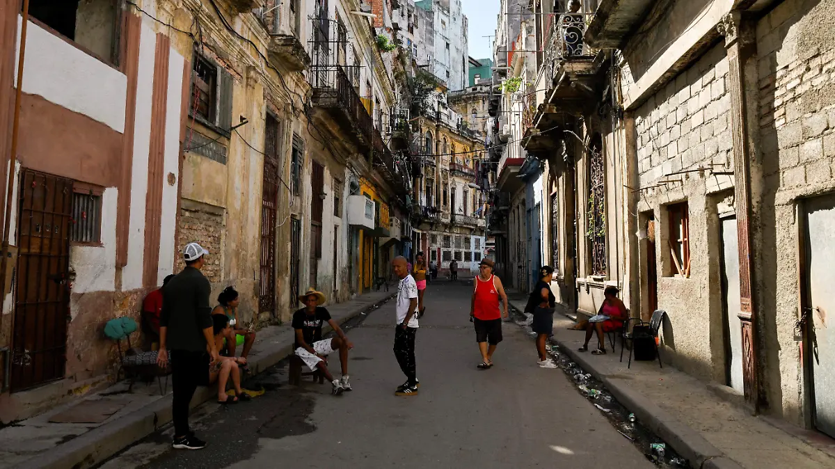 2026-01-12T024512Z_1857904603_RC26ZIAYFZNA_RTRMADP_3_USA-TRUMP-CUBA