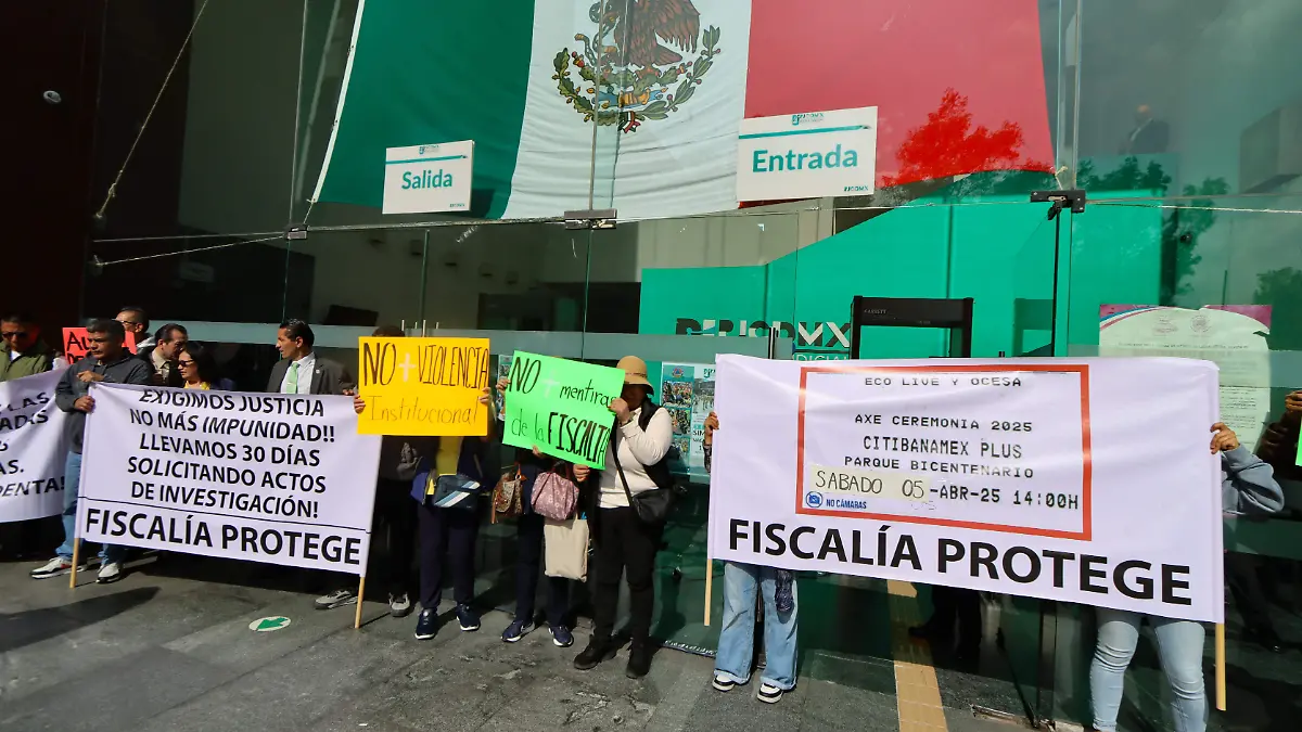 Los familiares de Berenice Giles Rivera se manifestaron en las afueras del Poder Judicial de la CDMX. Para exigir  Justicia.-08