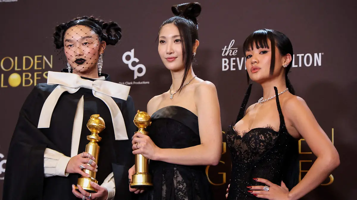 2026-01-12T041054Z_1620128719_HP1EM1C0BJDRL_RTRMADP_3_AWARDS-GOLDEN-GLOBES