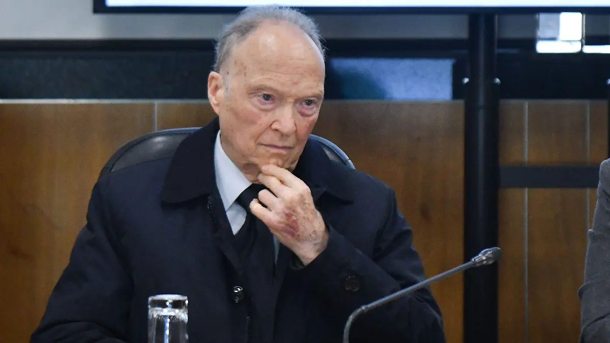 1065557_Gertz Comparencia Embajador_impreso