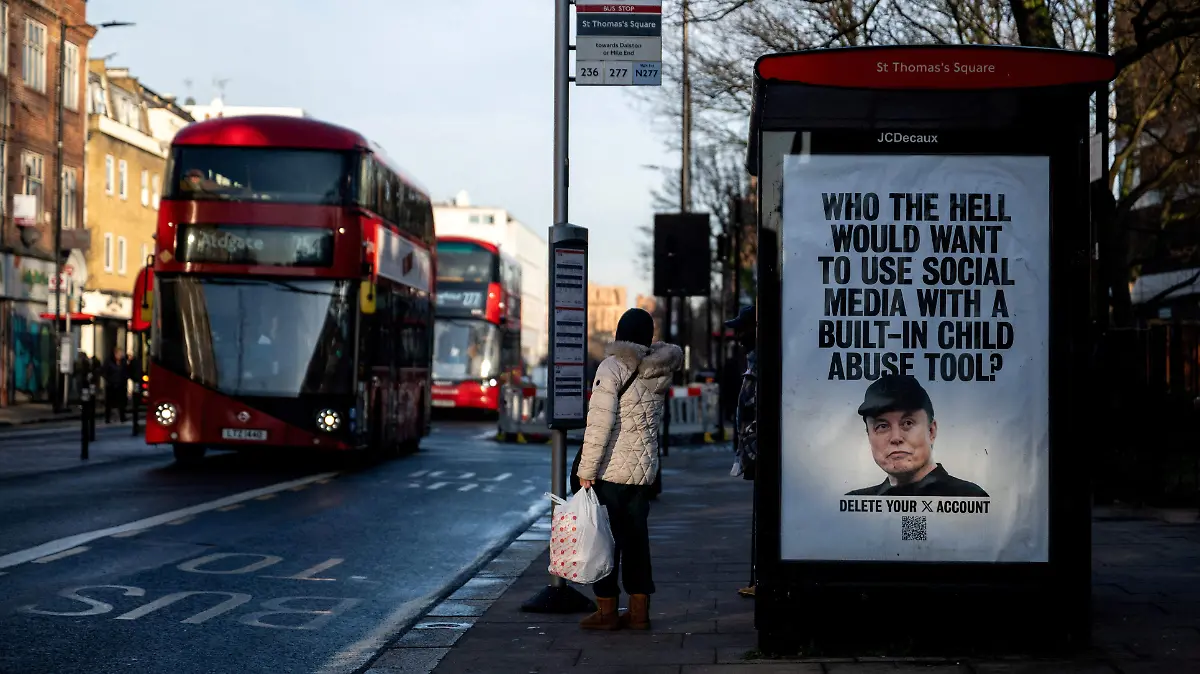 2026-01-15T124959Z_1833880125_RC2X0JAQT12L_RTRMADP_3_XAI-GROK-BRITAIN