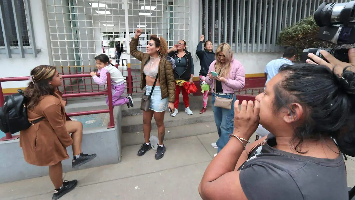 TRABAJADORAS SEXUALES PROTESTA CONTRA CICLOVIA omar flores (3)