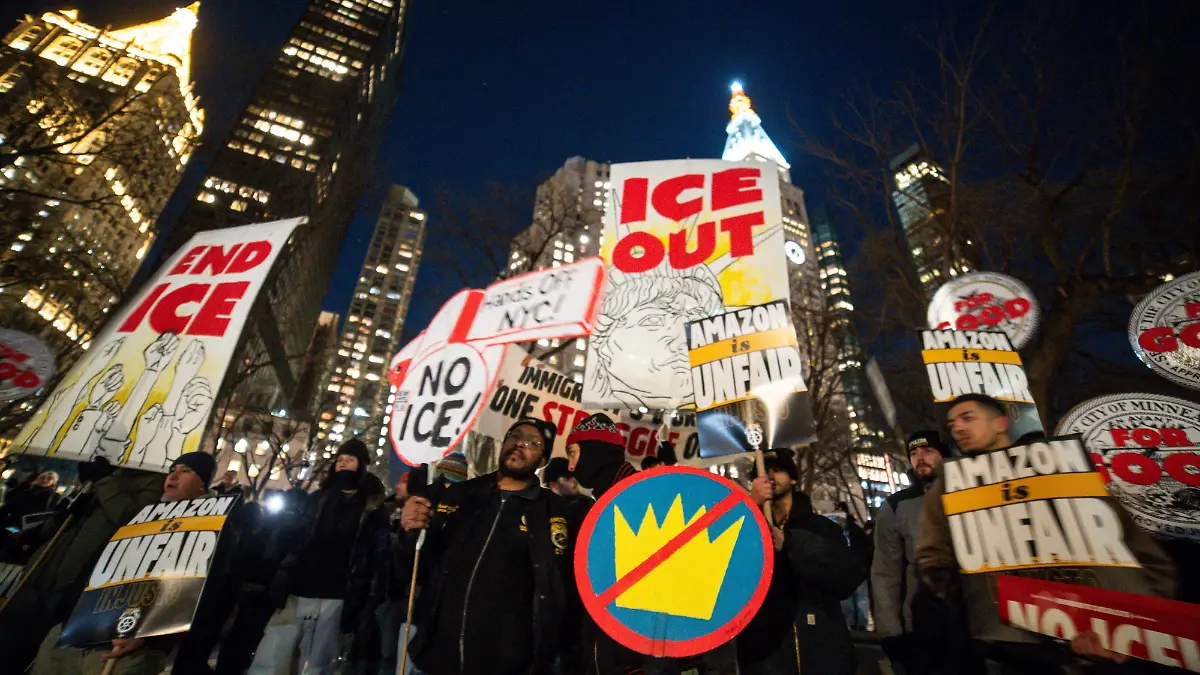 2026-01-23T232129Z_1690379463_RC2B7JARADNO_RTRMADP_3_USA-TRUMP-NEW-YORK-PROTESTS.JPG