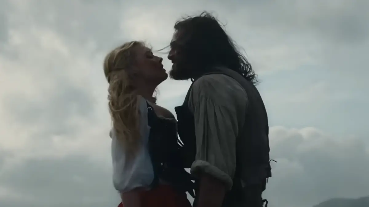 Margot Robbie y Jacob Elordi en Cumbres Borrascosas