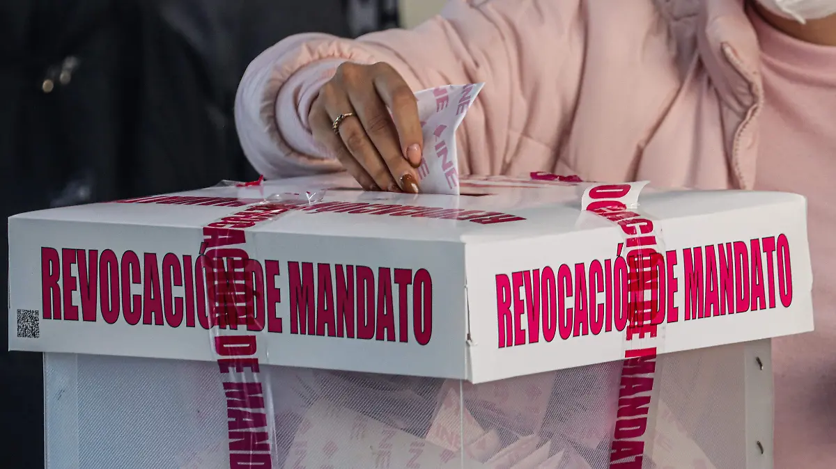 OAXACA APRUEBAN REVOACION DE MANDATO roberto hernandez (3)