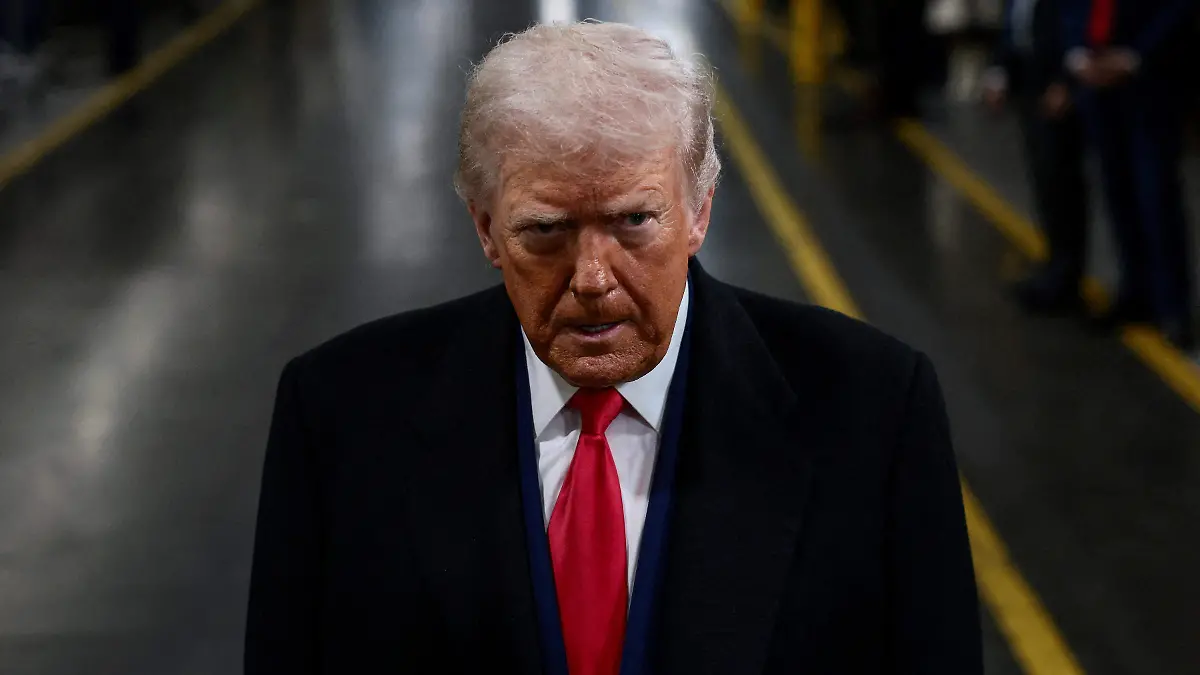 2026-01-27T005735Z_1572921566_RC250JA6ZLMT_RTRMADP_3_USA-TRUMP-IOWA