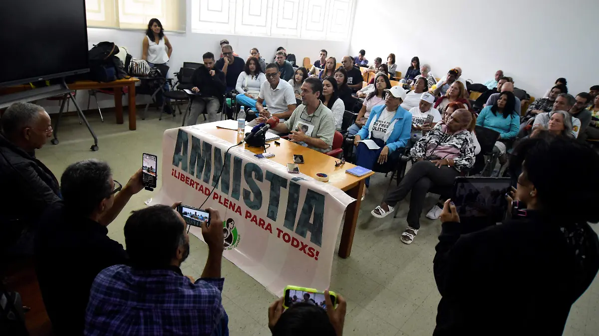 2026-01-27T175018Z_1065268687_RC2T9JALEKFS_RTRMADP_3_USA-VENEZUELA-PRISONERS