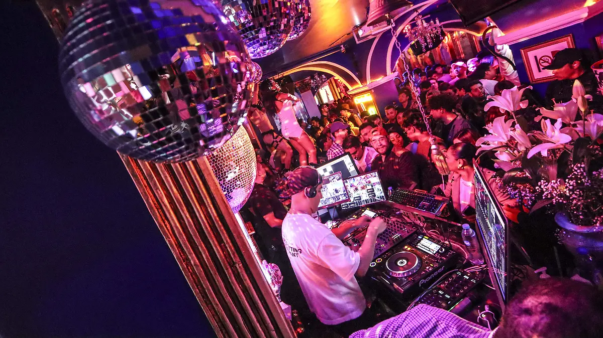 Vida Nocturna-Bares-Antros-Republica de Cuba-LGBTTTIQ-74