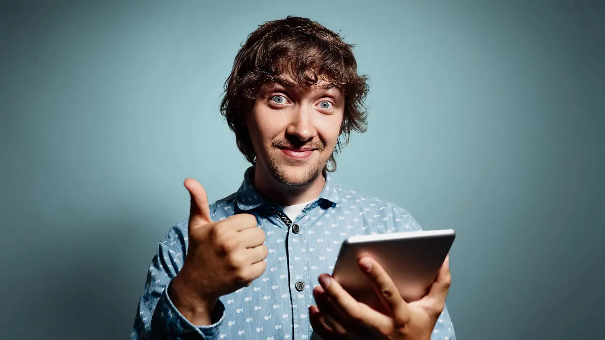 01 PORTADA_La Internet-blockchain emergente nos permitirá restaurar nuestra libertad y autonomía digitales, según Schnura Foto Wayhomestudio-Freepik.