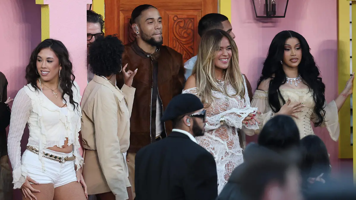 AFP__20260209__2260605032__v1__HighRes__AppleMusicSuperBowlLxHalftimeShow