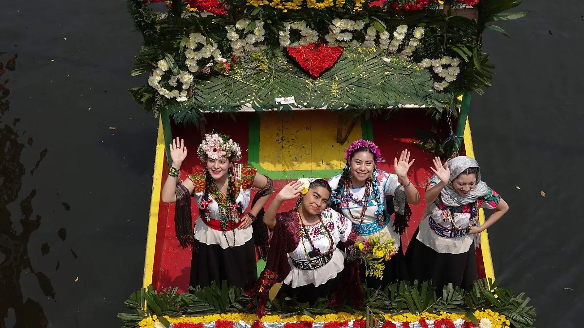 867801_Canoa Alegórica Flor más Bella del Ejido 2022_web