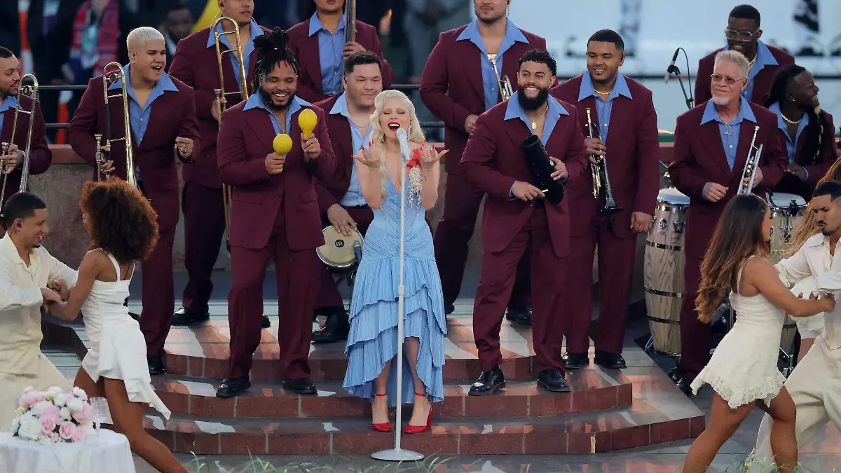 The message behind Bad Bunny's suit