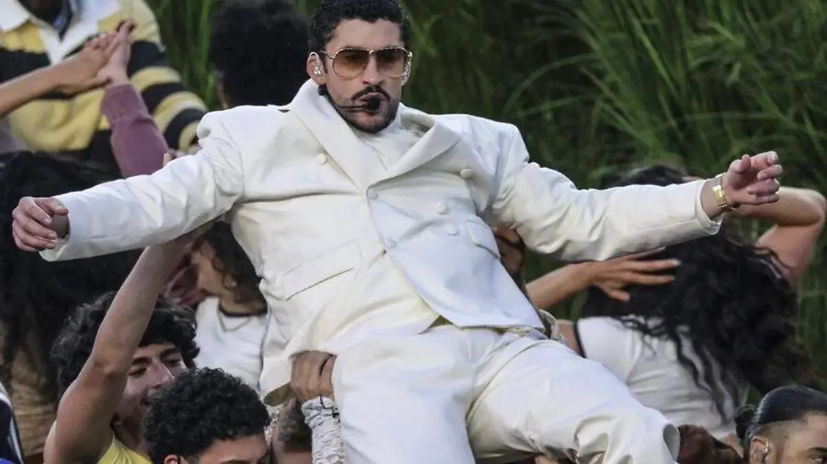 The message behind Bad Bunny's suit