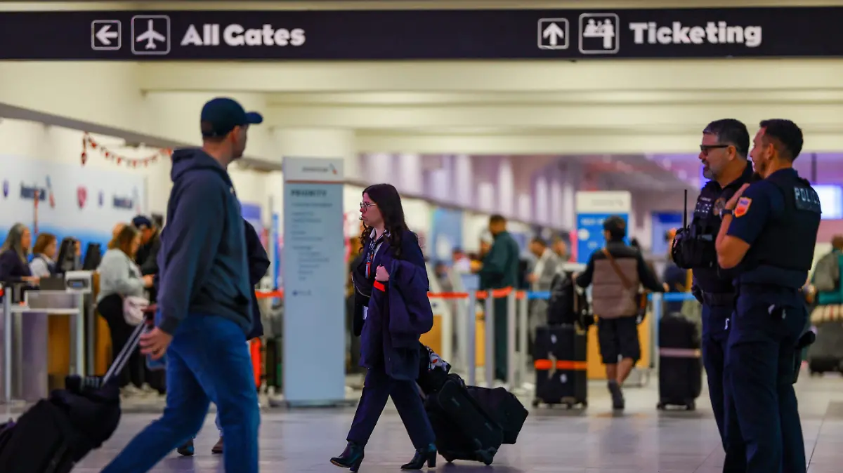 2026-02-11T143915Z_736114357_RC2JJJA1H97U_RTRMADP_3_USA-TEXAS-AIRSPACE