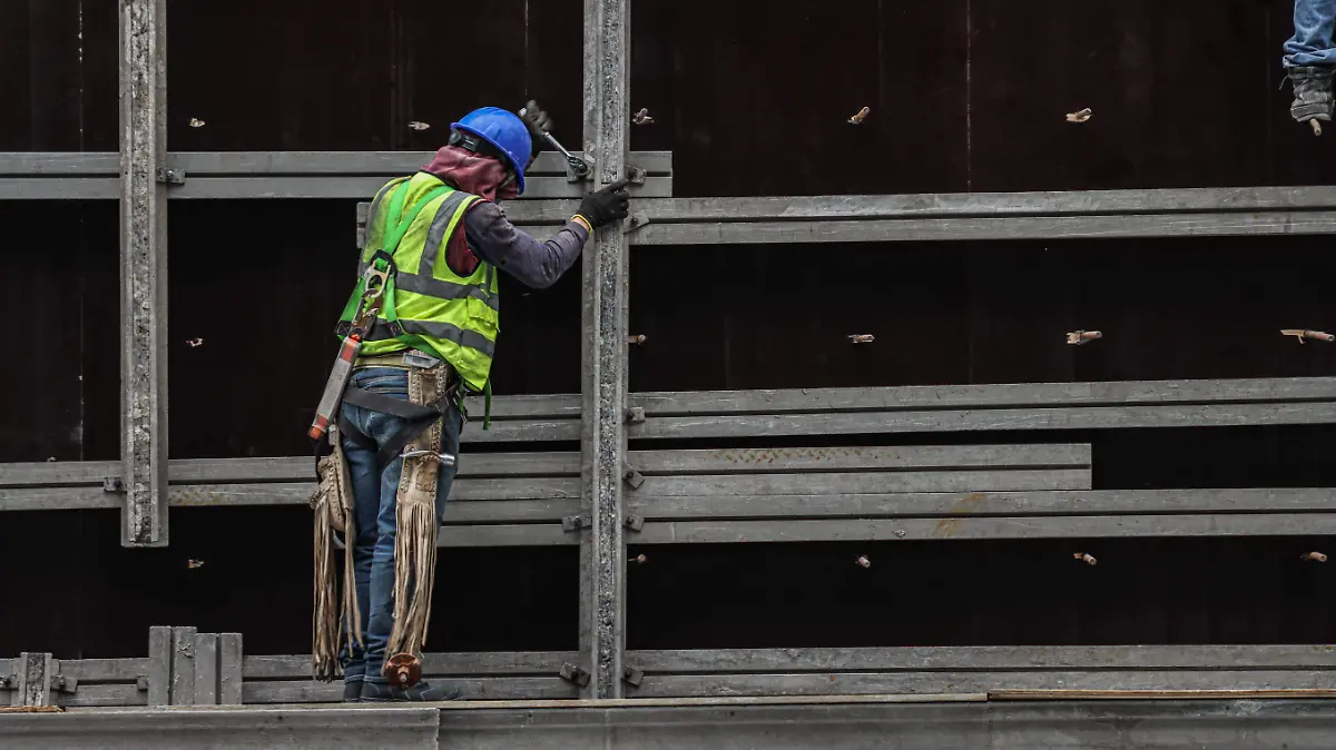 4570728-Trabajadores de la construccion-Trabajo-Obras-2