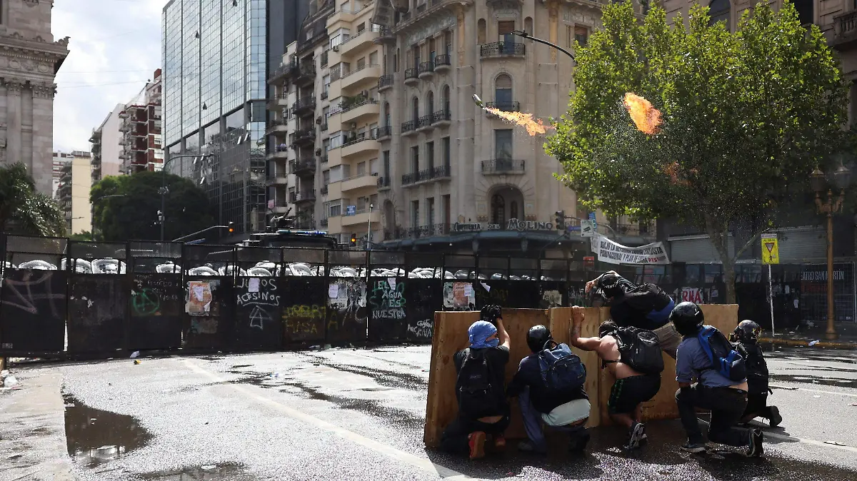 2026-02-11T185823Z_657531914_RC2UJJAFGAWW_RTRMADP_3_ARGENTINA-POLITICS-LABOR-REFORM