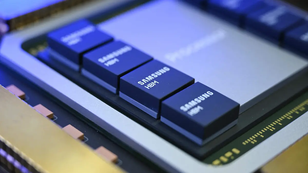 AFP__20260212__976U8WE__v1__HighRes__SkoreaAiComputerSamsung